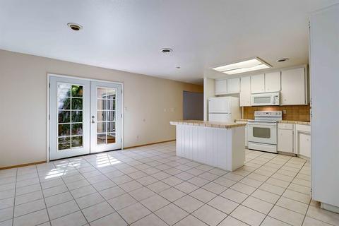 328 Rainier Dr, Lodi, CA 95242 photo 3