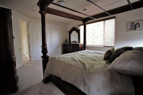 2317 Lovers Point Ln, Modesto, CA 95356 photo 9