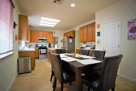 2317 Lovers Point Ln, Modesto, CA 95356 photo 4