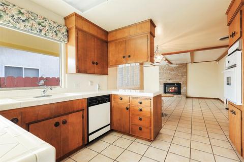 200 Benson Dr, Lodi, CA 95242 photo 4