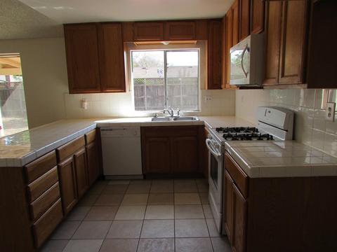 2820 Sapphire Dr, Modesto, CA 95355 photo 6