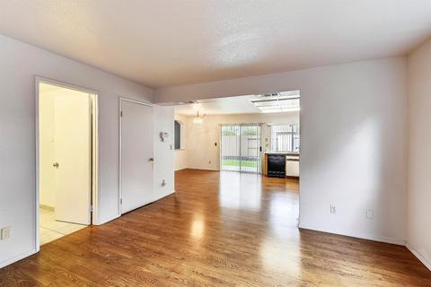 13 James Ct, Tracy, CA 95376 photo 4