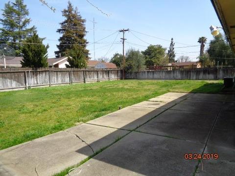 1409 Queens Cir, Merced, CA 95340 photo 12