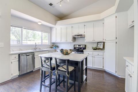 986 Lourence Dr, Tracy, CA 95376 photo 13