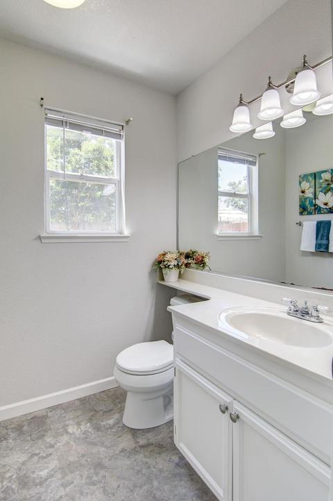 986 Lourence Dr, Tracy, CA 95376 photo 17