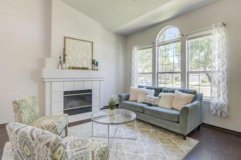 986 Lourence Dr, Tracy, CA 95376 photo 4