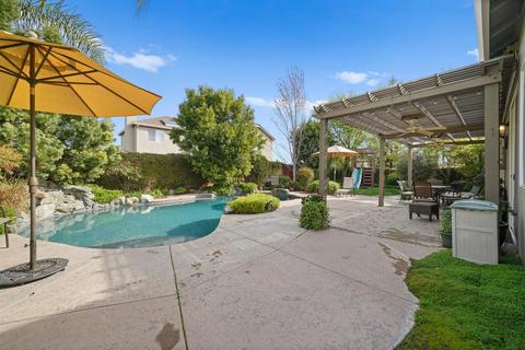 519 W Santos Ave, Ripon, CA 95366 photo 5