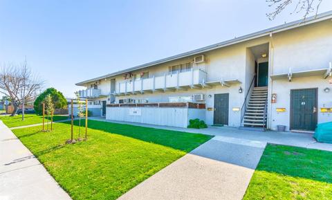 1338 W 12th St, Tracy, CA 95376 photo 1