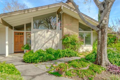 1215 Colby Dr, Davis, CA 95616 photo 2