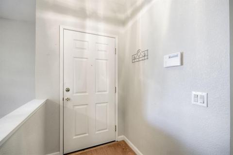 3812 Olivebranch Ln, Carmichael, CA 95608 photo 3