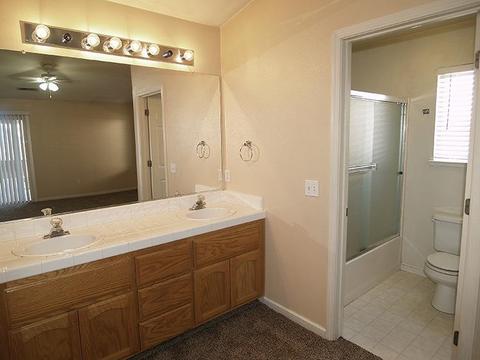 305 Yosemite Meadows Dr, Modesto, CA 95357 photo 32