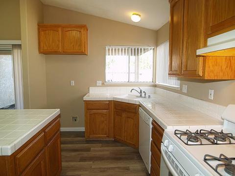 305 Yosemite Meadows Dr, Modesto, CA 95357 photo 18