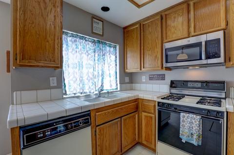 8204 Helmsley Ct, Antelope, CA 95843 photo 12