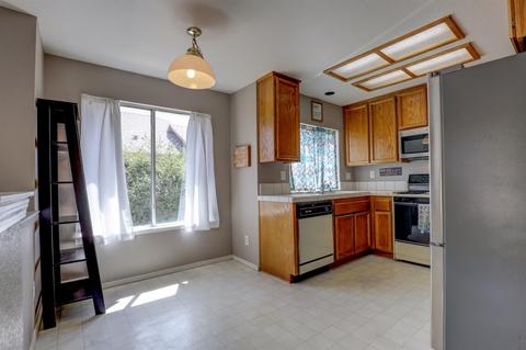 8204 Helmsley Ct, Antelope, CA 95843 photo 9
