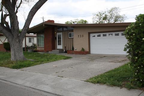 735 W Beverly Pl, Tracy, CA 95376 photo 1
