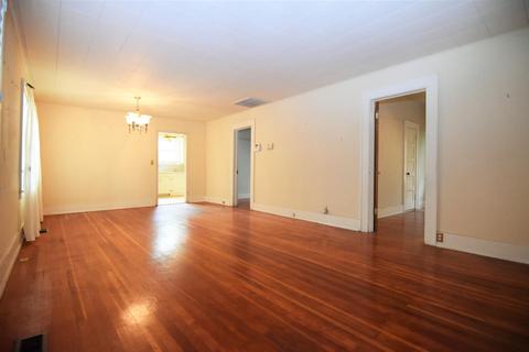 956 E Main St, Turlock, CA 95380 photo 11