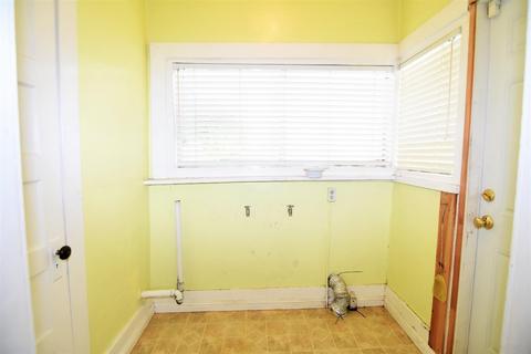 956 E Main St, Turlock, CA 95380 photo 18