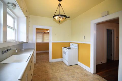 956 E Main St, Turlock, CA 95380 photo 14