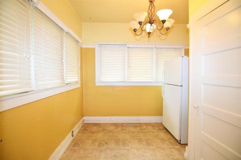 956 E Main St, Turlock, CA 95380 photo 15