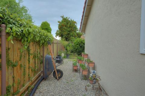 1425 October Way, Modesto, CA 95358 photo 18