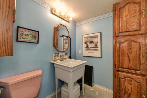 3923 Oak Villa Cir, Carmichael, CA 95608 photo 18