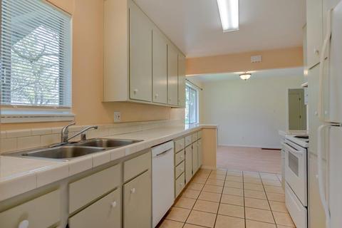 951 Pecan Pl, Davis, CA 95616 photo 7
