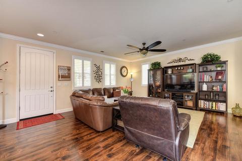 1352 Bugby Ln, Folsom, CA 95630 photo 4