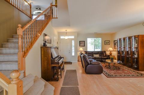 1079 Silver Brook Pl, Manteca, CA 95337 photo 2