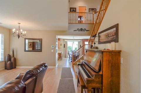 1079 Silver Brook Pl, Manteca, CA 95337 photo 4