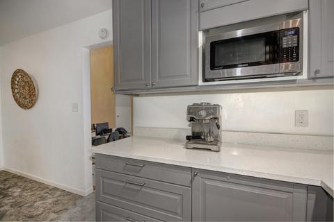 1321 Buckeye Ln, Davis, CA 95618 photo 16