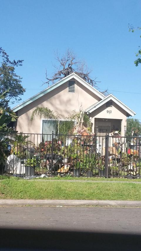 910 4th St, Modesto, CA 95351 photo 1