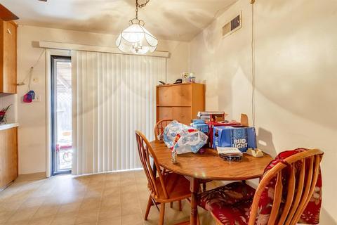 712 Park Ave, Manteca, CA 95337 photo 17