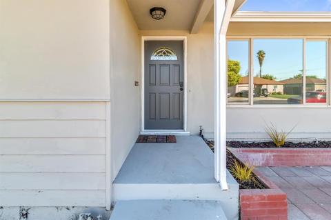 332 N Powers Ave, Manteca, CA 95336 photo 2