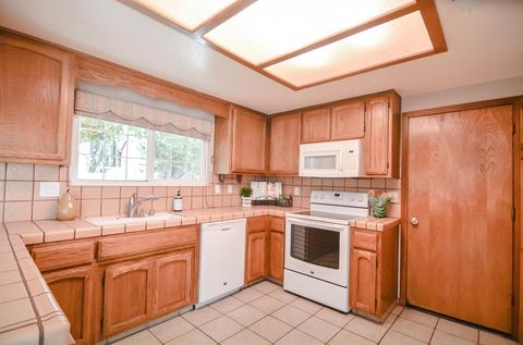 3820 Cougar Pl, Modesto, CA 95356 photo 9
