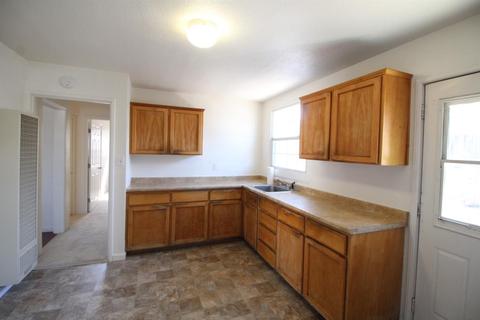 218 Locust Ave, Manteca, CA 95337 photo 7