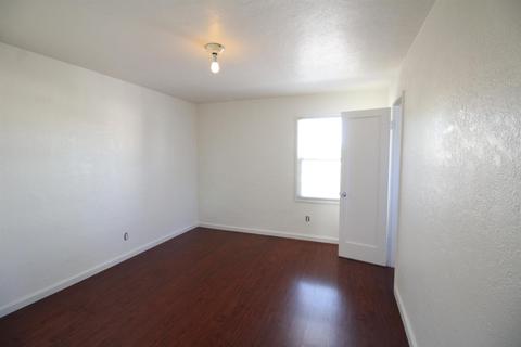 218 Locust Ave, Manteca, CA 95337 photo 9