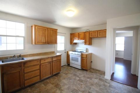 218 Locust Ave, Manteca, CA 95337 photo 5