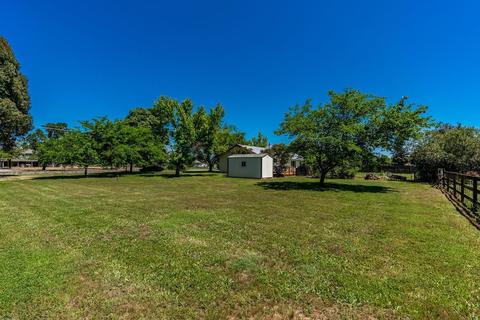 2566 E Collier Rd, Acampo, CA 95220 photo 9
