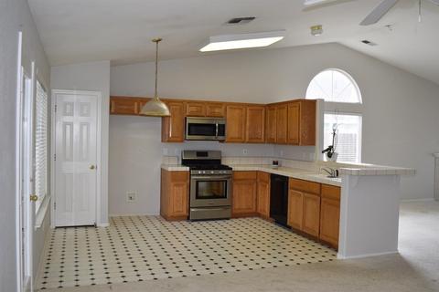 2709 River Valley Cir, Modesto, CA 95351 photo 4