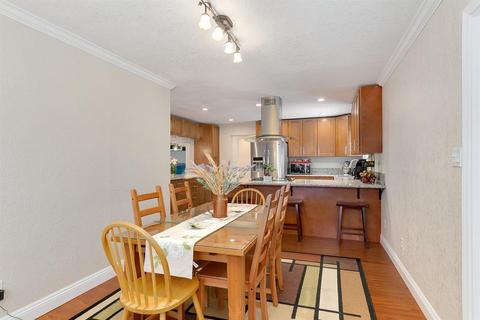 5822 Sharps Cir, Carmichael, CA 95608 photo 14