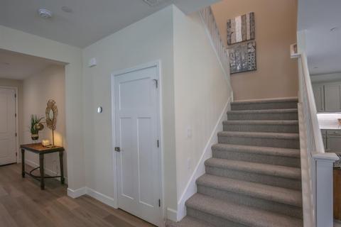 944 Stebbins Ln, Davis, CA 95616 photo 8