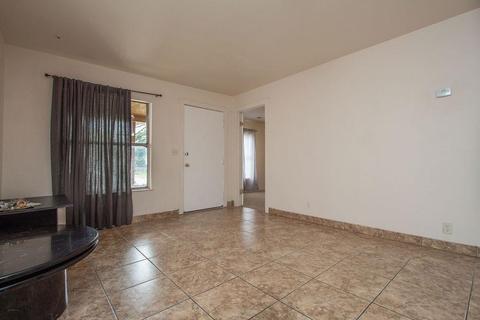 904 3rd St, Modesto, CA 95351 photo 3