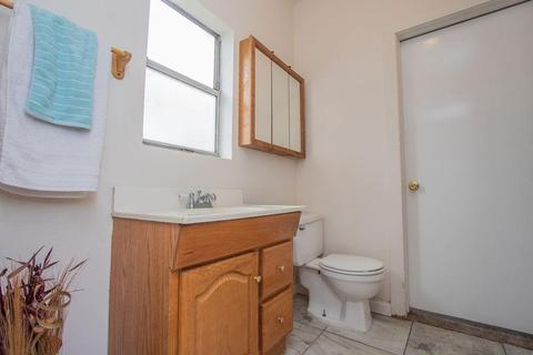 904 3rd St, Modesto, CA 95351 photo 8