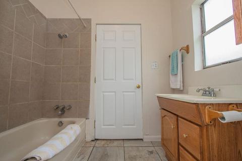 904 3rd St, Modesto, CA 95351 photo 9