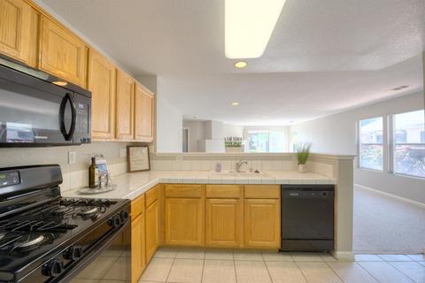 305 Red Robin Dr, Patterson, CA 95363 photo 7