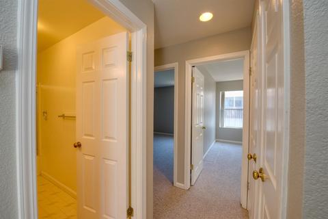 305 Red Robin Dr, Patterson, CA 95363 photo 10