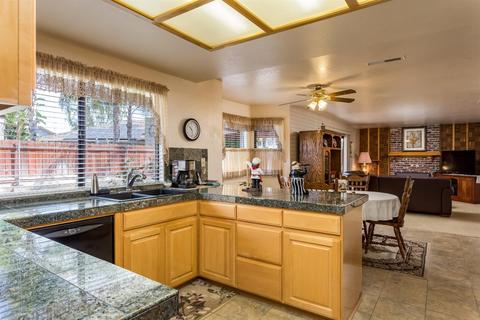559 Nancy Dr, Ripon, CA 95366 photo 8