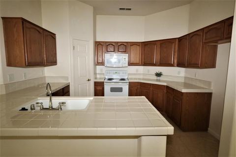 3425 Summer Dr, Modesto, CA 95355 photo 6