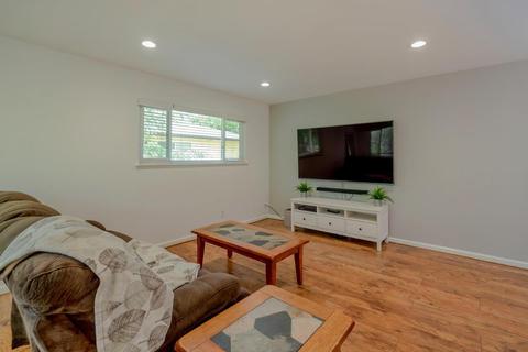 2818 Bidwell St #4, Davis, CA 95618 photo 4