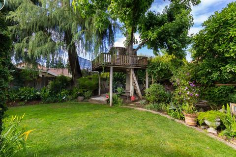 1204 E Rumble Rd, Modesto, CA 95350 photo 35